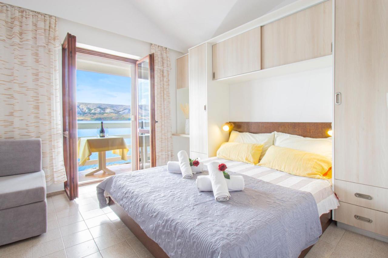Galapagus Privat Beach & Boat Dock Apartment Metajna Exterior photo