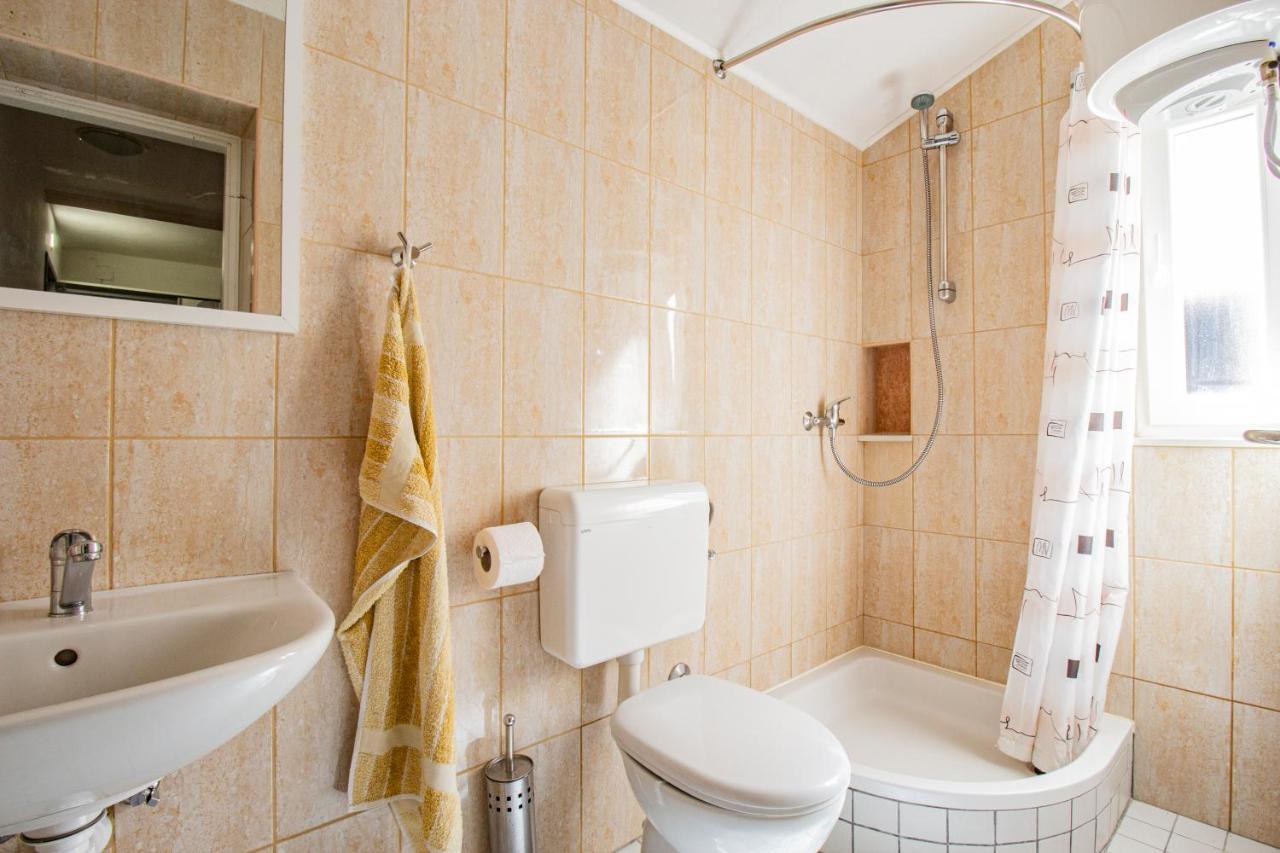 Galapagus Privat Beach & Boat Dock Apartment Metajna Exterior photo